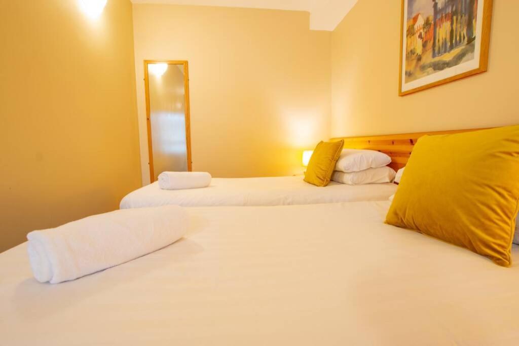 310 - The Carrowbeg At The Harbour Mills By Shortstays Westport Exteriör bild