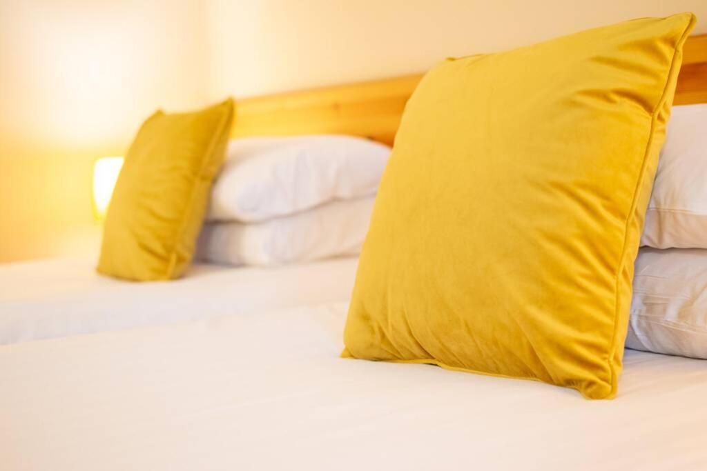 310 - The Carrowbeg At The Harbour Mills By Shortstays Westport Exteriör bild