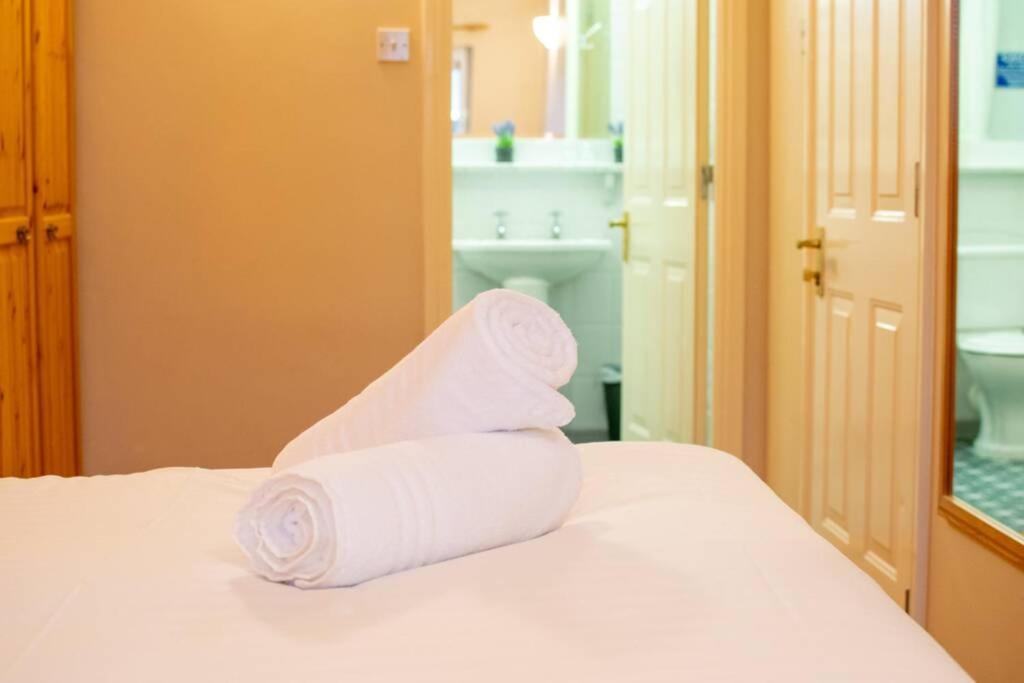 310 - The Carrowbeg At The Harbour Mills By Shortstays Westport Exteriör bild