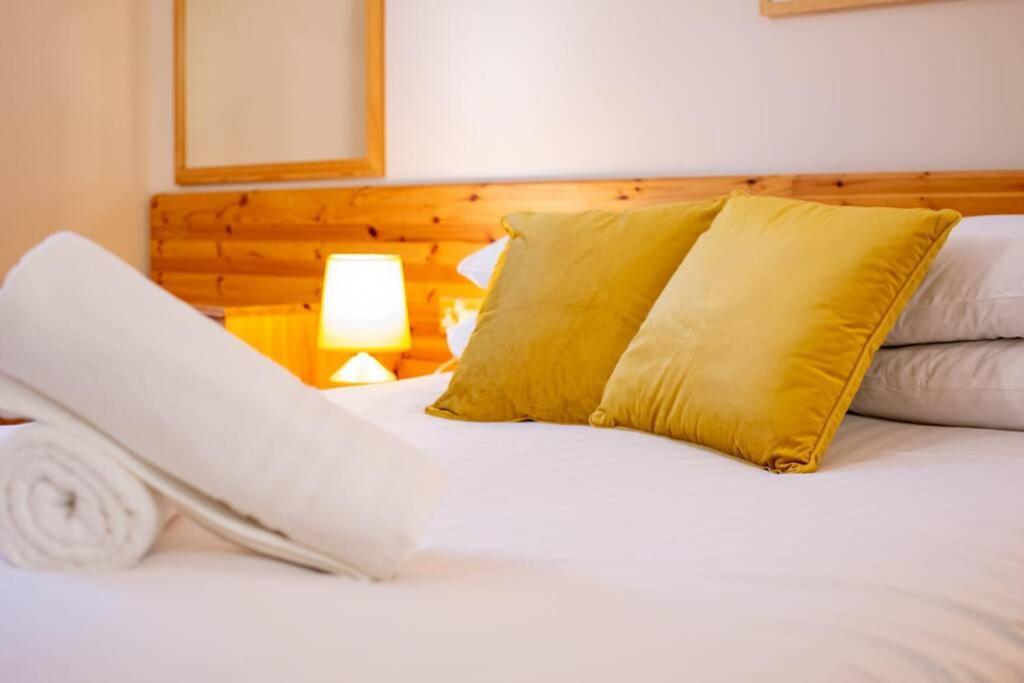 310 - The Carrowbeg At The Harbour Mills By Shortstays Westport Exteriör bild