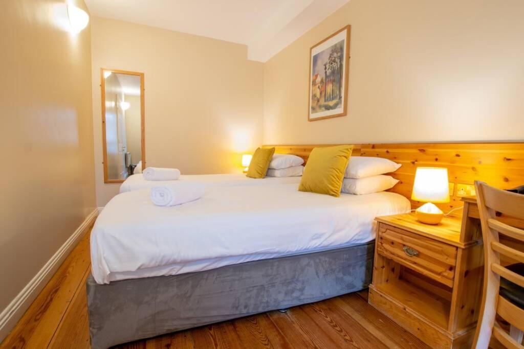 310 - The Carrowbeg At The Harbour Mills By Shortstays Westport Exteriör bild