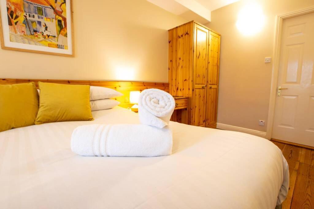 310 - The Carrowbeg At The Harbour Mills By Shortstays Westport Exteriör bild
